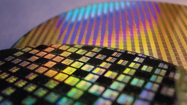 Кремниевые подложки с микросхемами, произведённые TSMC