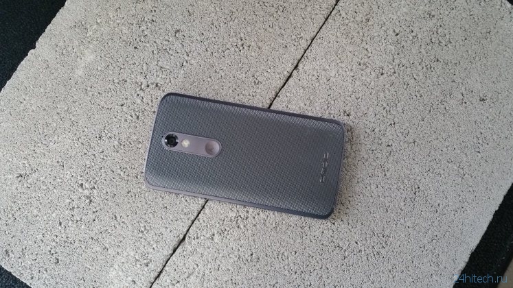 Как нужно рекламировать Motorola: пример Эштона Кутчера