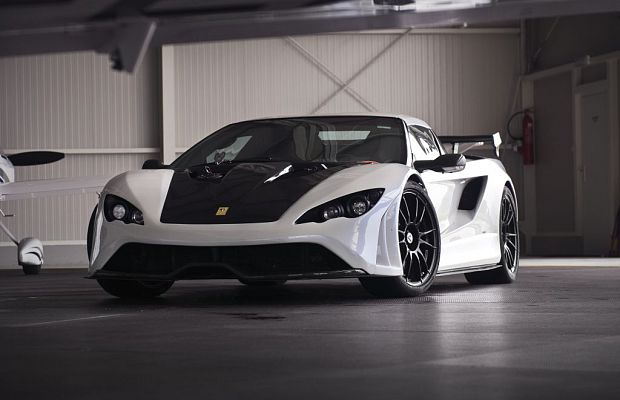 Renovatio T500 от Tushek. Словенский гонщик Алёша Тушек разработал спорткар с выдающейся внешностью и мощными характеристиками, при этом из относительно недорогих деталей. Renovatio T500 разгоняется до 100 км/ч за 3.7 секунды, максимальная скорость — 310 км/ч. По сути, это первый спорткар родом из Словении.